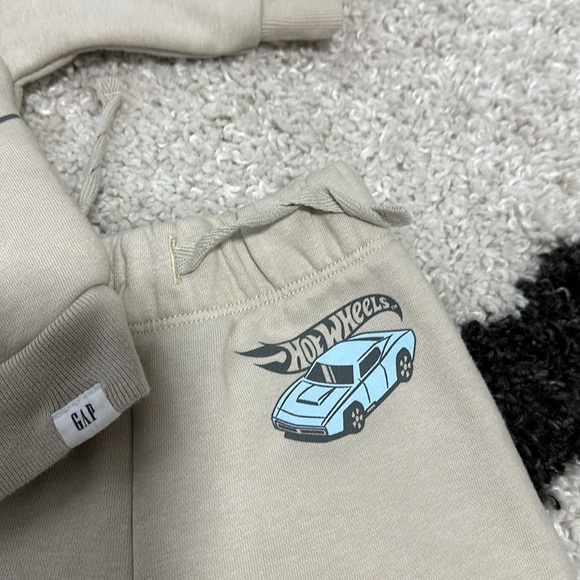 Gap infant sweatsuit - Picture 4 of 8